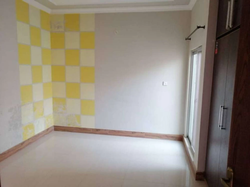 House to rent upper portion