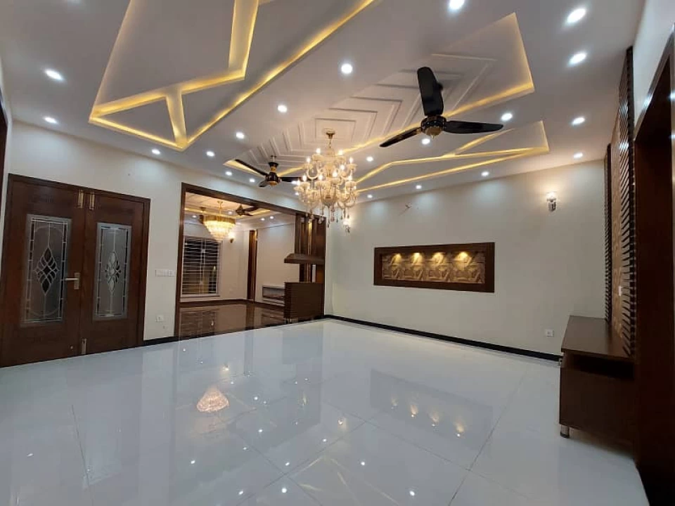 House For Sale in Lahore , House For Sale in Bahria Town , House For Sale in Bahria Town Lahore , House For Sale in Bahria Town - Sector C Bahria Town , 10 Marla Luxurious House For Sale In Janiper Block , Bahria Town - Sector C, Bahria Town, Lahore Pakistan,5 Bedrooms Bedrooms, 5 Rooms Rooms, 7 BathroomsBathrooms, House,For Sale,2592