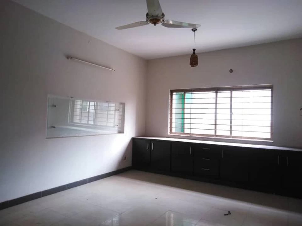 DHA Defence, Lahore Pakistan, 4 Bedrooms Bedrooms, ,5 BathroomsBathrooms,House,For Sale,2555