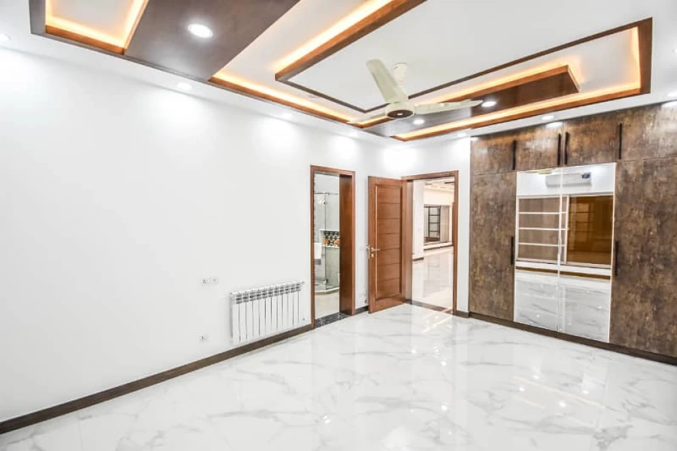 DHA Defence, Lahore Pakistan, 4 Bedrooms Bedrooms, ,5 BathroomsBathrooms,House,For Sale,2527
