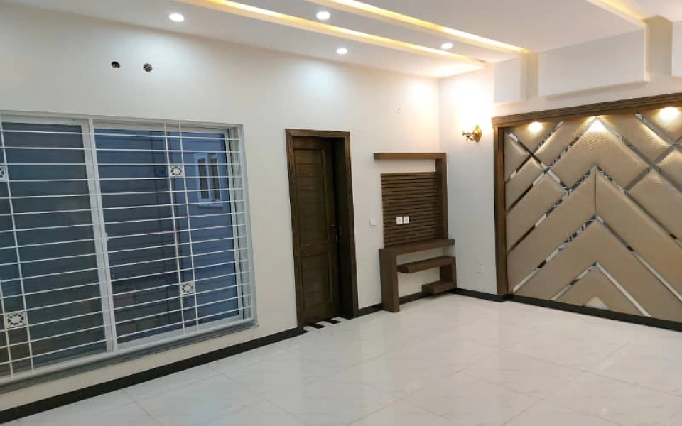 House For Sale in Lahore , House For Sale in Bahria Town , House For Sale in Bahria Town Lahore , House For Sale in Bahria Town , 7 Marla Corner House For Sale In Sector E , Bahria Town, Lahore Pakistan,4 Bedrooms Bedrooms, 5 BathroomsBathrooms, House,For Sale,2511