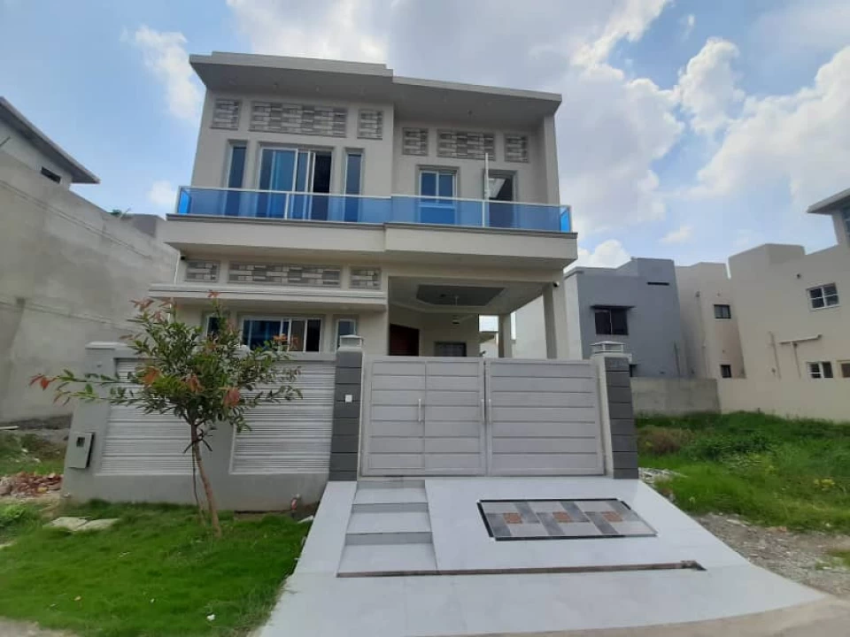 DHA Defence, Lahore Pakistan, 3 Bedrooms Bedrooms, ,4 BathroomsBathrooms,House,For Sale,2464