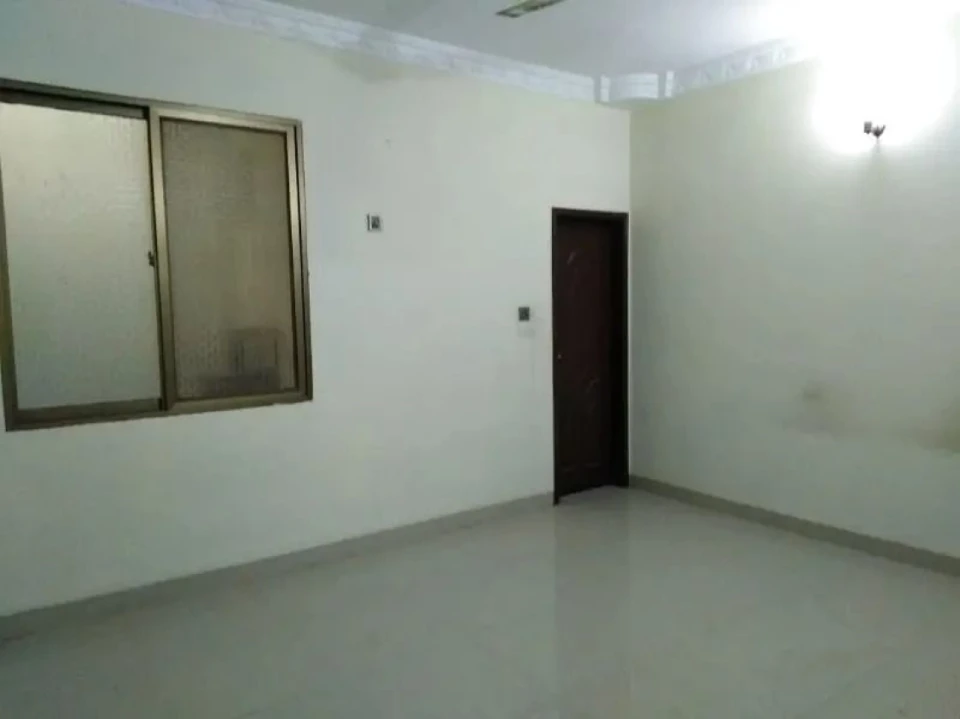 Single storey 400 square yards house for sale in gulshan-e-iqbal karachi